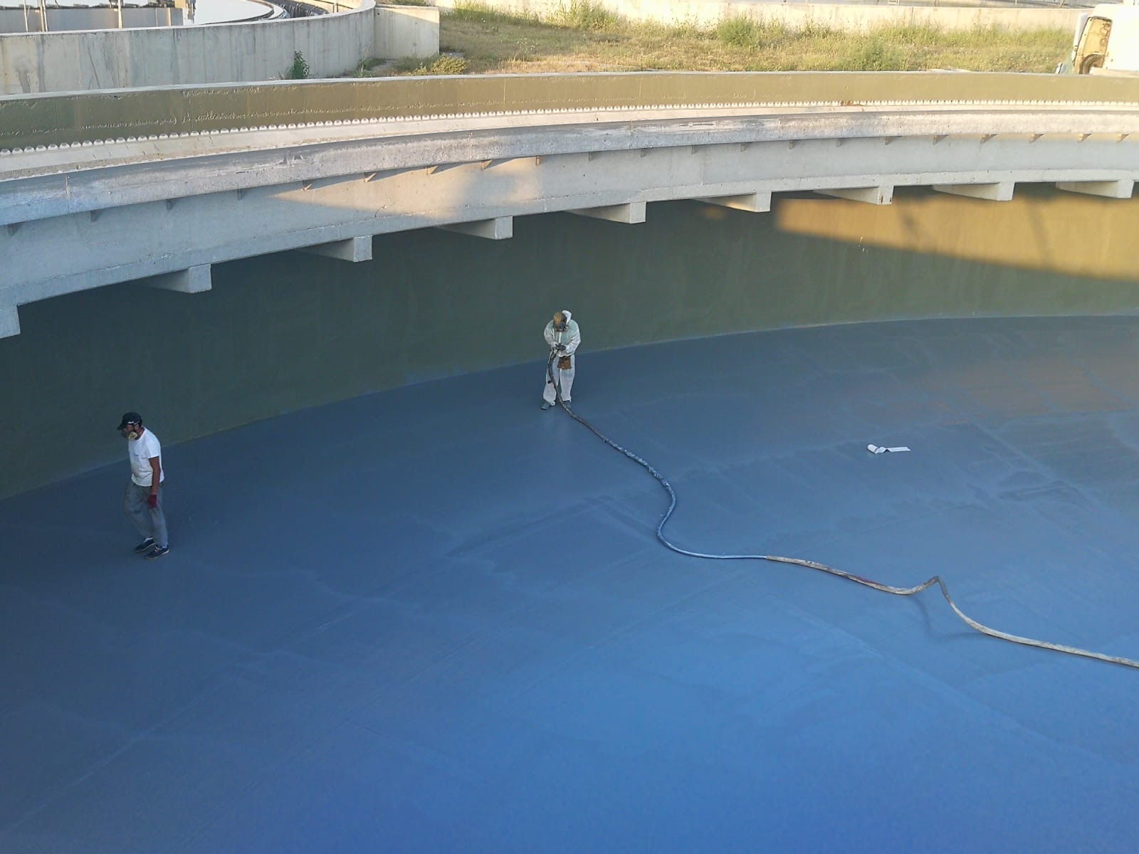 Trabajo de poliurea proyectada en obra