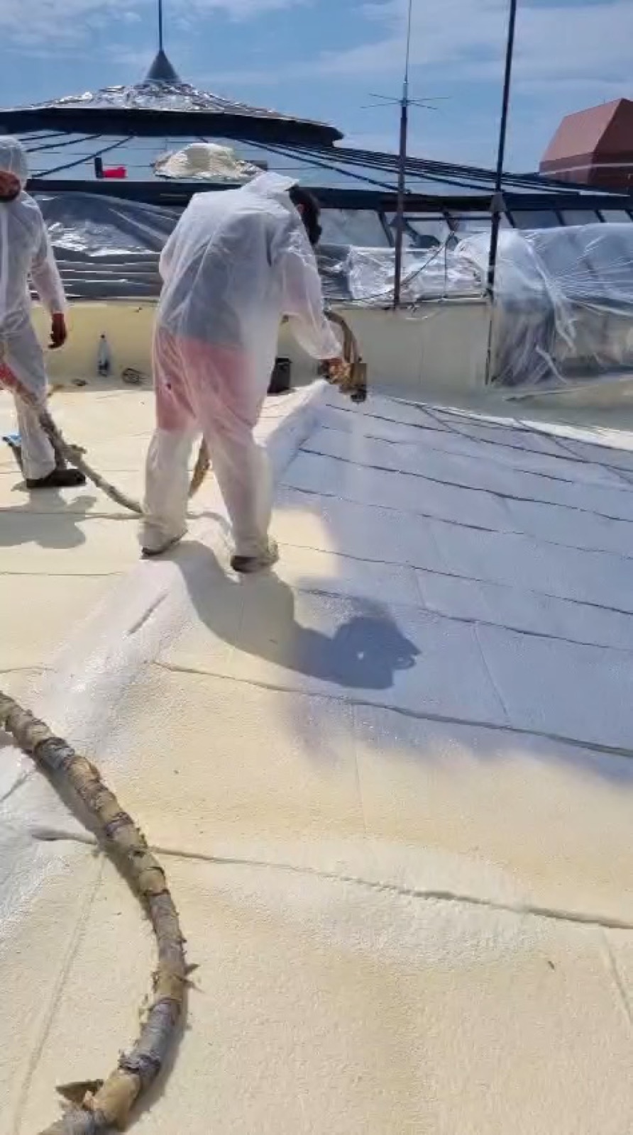 Detalle de poliurea proyectada aplicada en obra